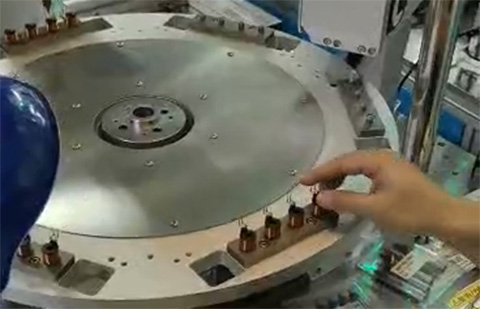 汽配件自动焊接组装测...